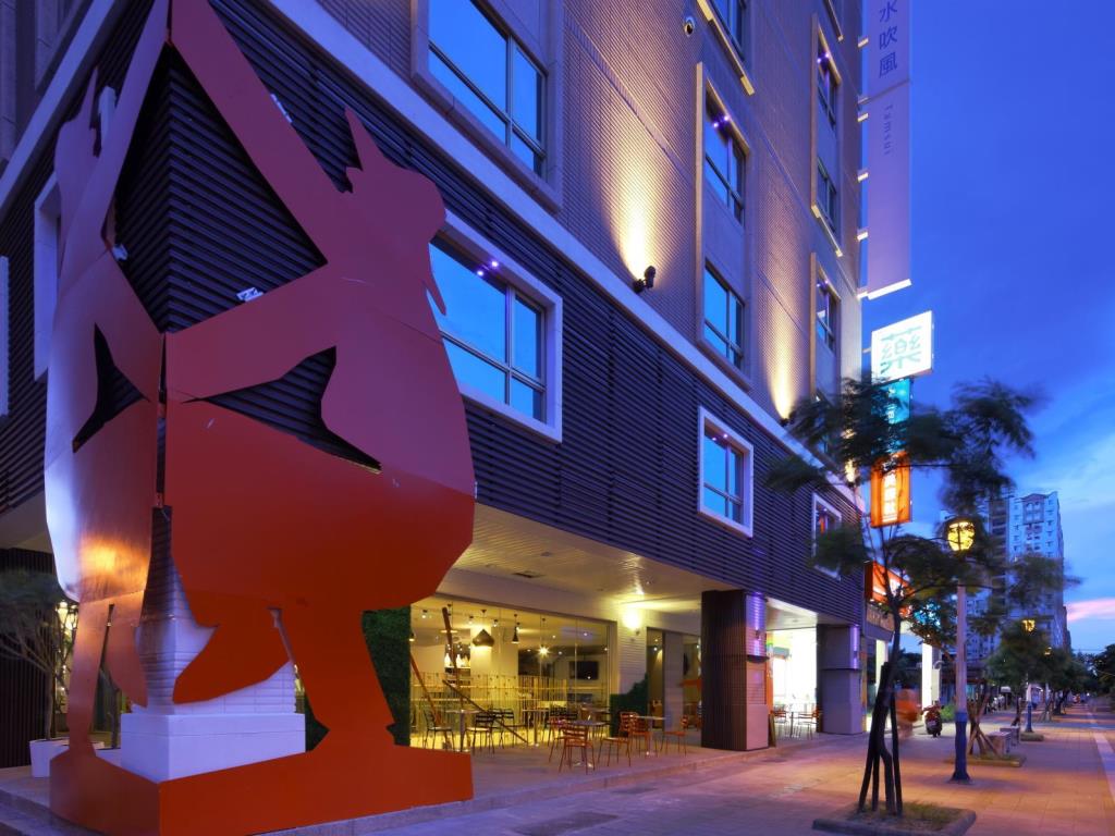 v(Hotelday Plus Tamsui)