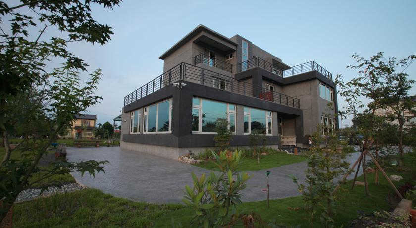 青田靚水民宿(The Melody Of River & Farmland)