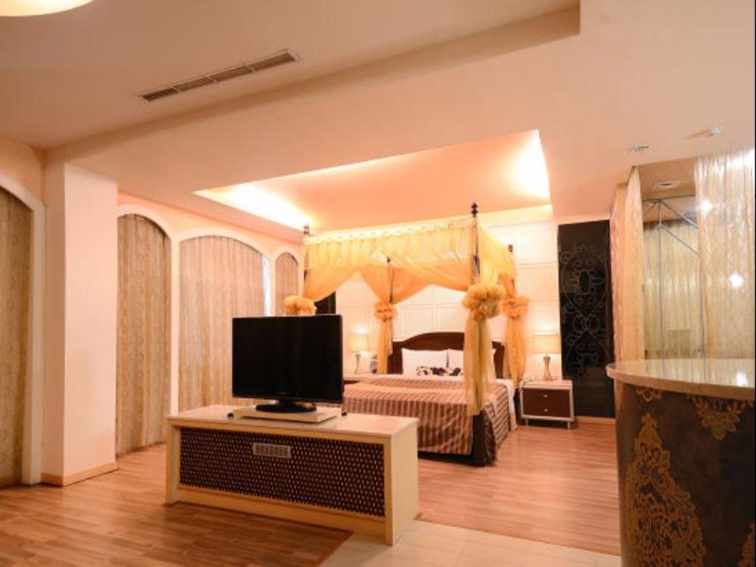 高雄花鄉時尚汽車旅館-蓮潭店(Hua Xiang Motel-Lian Tan)