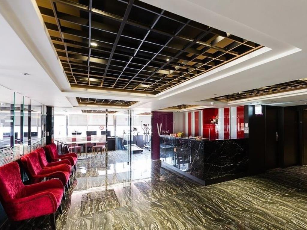 葳皇時尚飯店(V One Hotel)