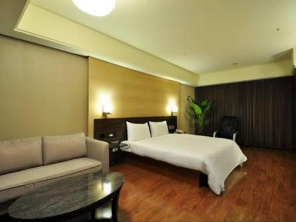 君悅香格里拉飯店(Goodness Plaza Hotel)