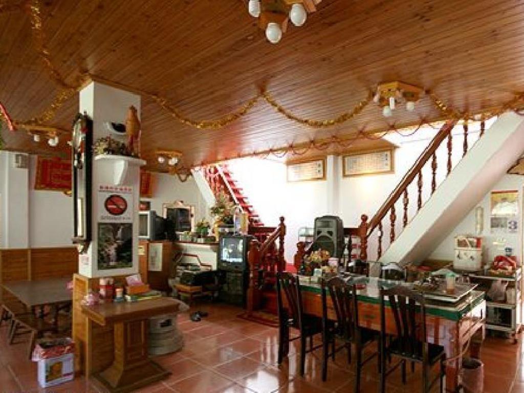 鳳凰渡假山莊山莊(Phoenix Resort)