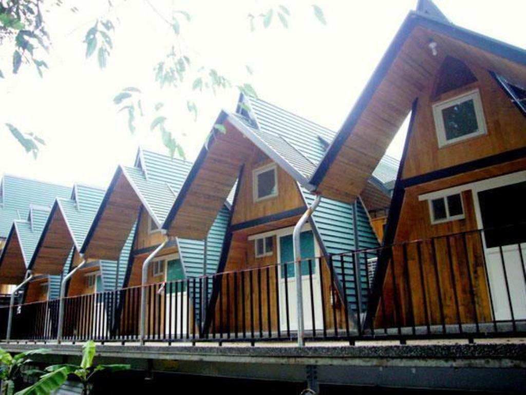 玉蘭山徑小木屋(Green Roof Inn)