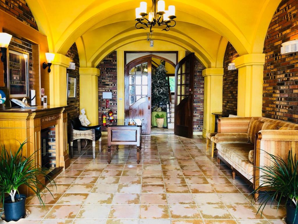 英格曼花園山莊(Egmont Mountain House)