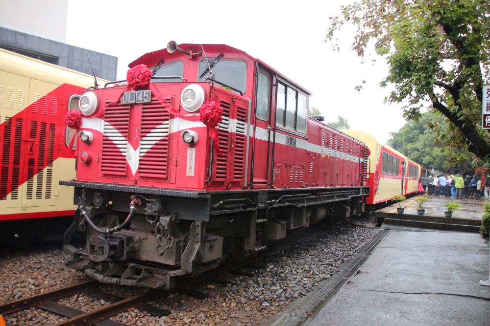 嘉義旅遊-阿里山森鐵增班 嘉義至獨立山區間車首航列車 週日歡樂出發
