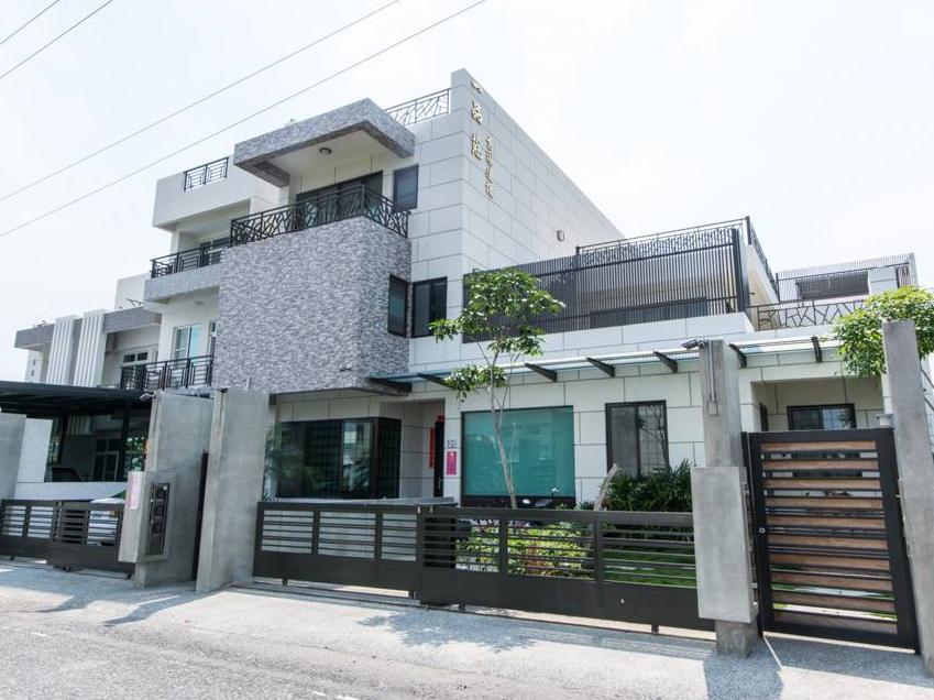 一品苑民宿(First Quality Bed and Breakfast)