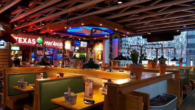 Texas Roadhouse 德州鮮切牛排(微風松高店)