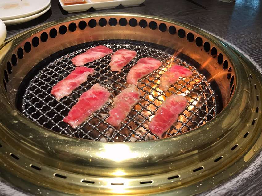 屋馬燒肉園邸店UMAI YAKINIKU-台中燒肉指標名店｜CP值首選燒肉｜內含菜單(台中燒肉推薦)