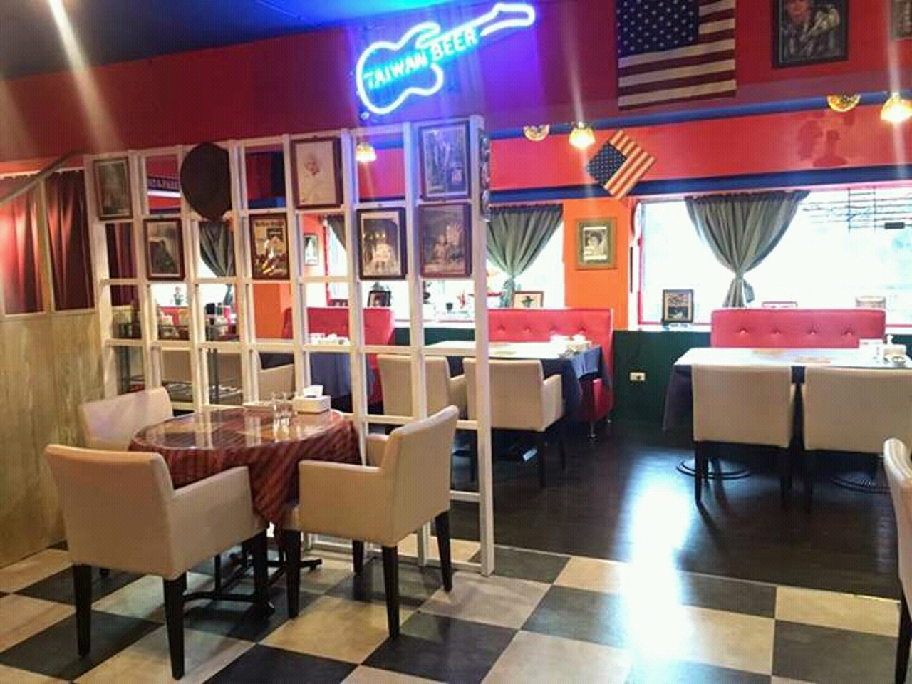 聚點美式餐廳文化店