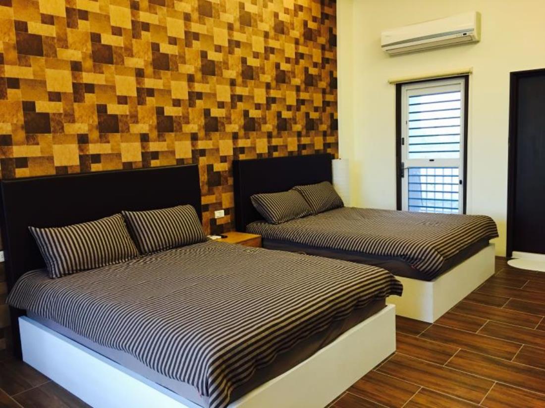 四草舟屋(Sicao Canoe House)