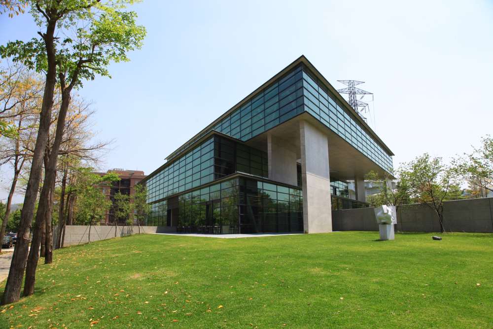 亞洲現代美術館