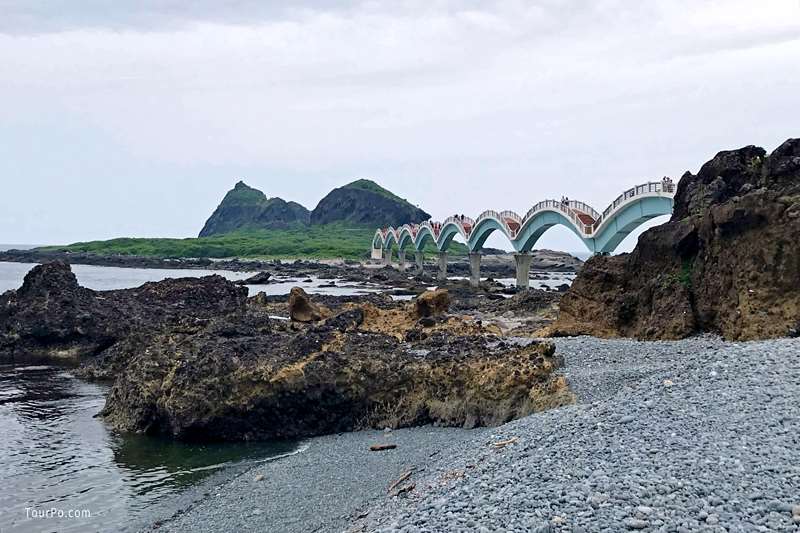 東部海岸國家風景區三仙台-海蝕地形、三仙台燈塔、跨海拱橋