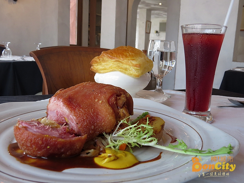 「藍洞意式廚房」以感性老者之姿，娓訴往歷，注入青春夢想x光陰底蘊之美。