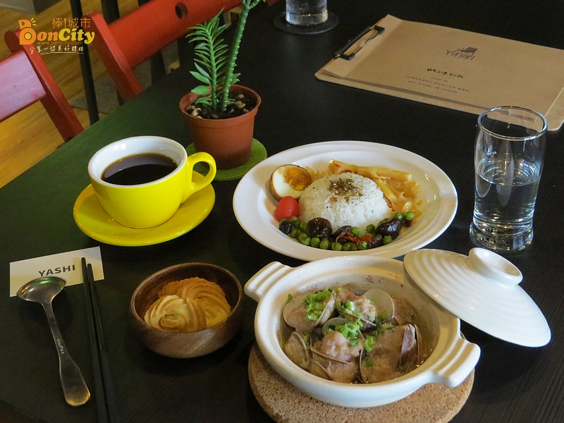 「Yashi Café」自由與人交流的舒適小天地，用貼心感受與私房好料，擄獲你！