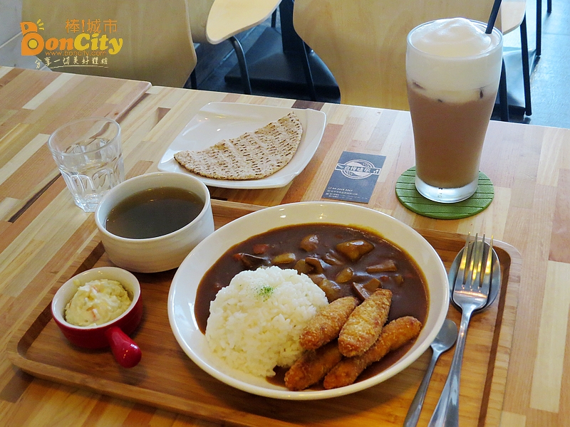 「自慢嗑旅(勤美店)」媽媽特製，孩子最愛咖哩推薦！