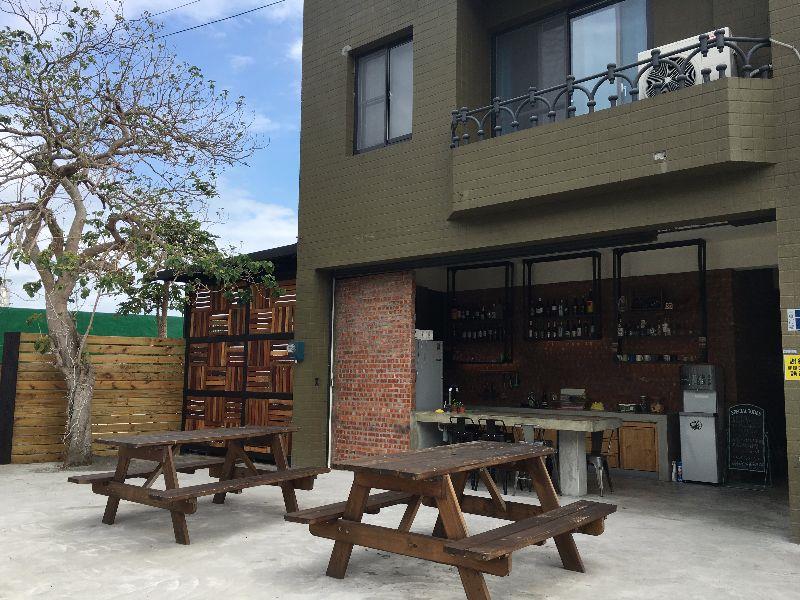 螺絲釘民宿(Taitung Open Surf Shop and Hostel)