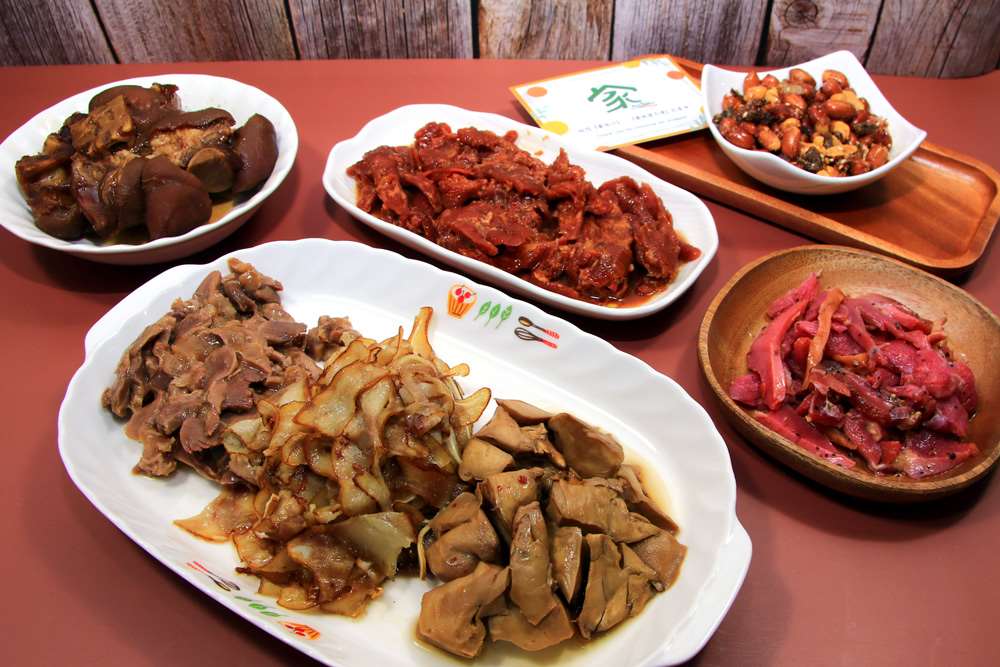家BarBar 精選下酒必備組，不沾手即食滷味，家庭朋友聚餐、露營下酒菜的好選擇！