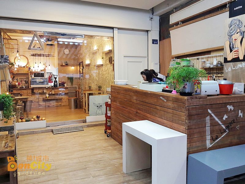 La Lumière Δ 路 靡也