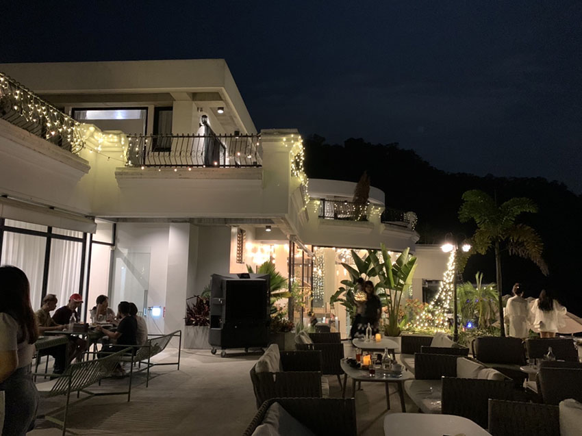 眺高-約會聊天好去處，台中大坑景觀餐廳｜台中夜景