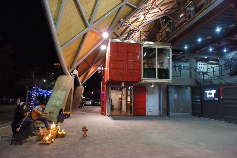 台東鐵花新聚落-鐵花村音樂聚落、臺東鐵道藝術村、彩繪熱氣球燈飾